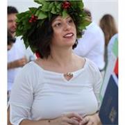 Laureata in Lettere impartisce lezione di letteratura italiana